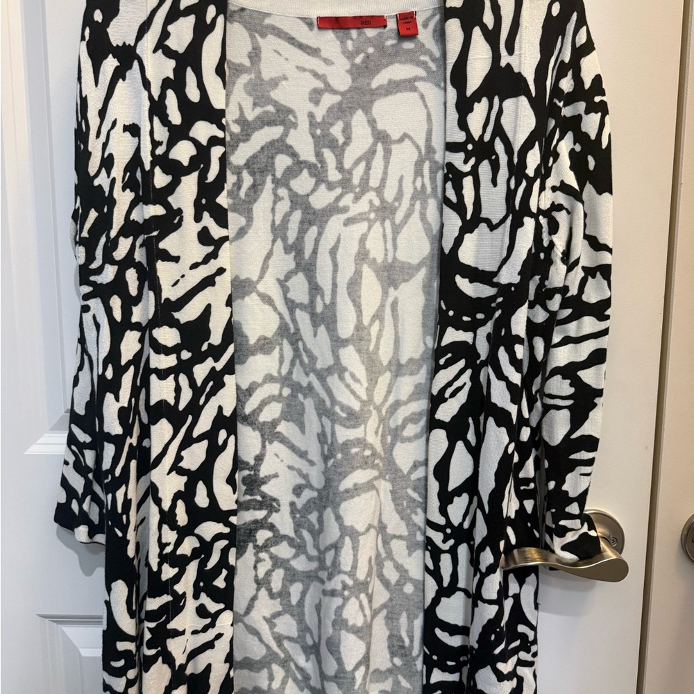 Women’s Black and White Patterned Sweater, Red brand. Size M